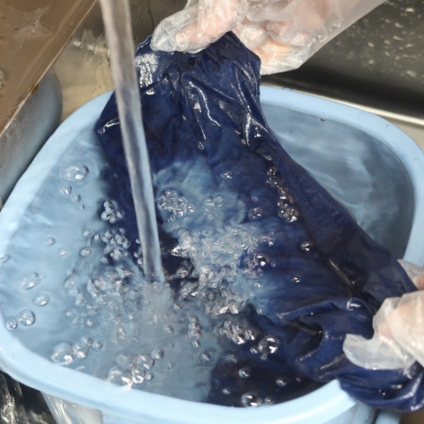 5. 水洗いをします Rinse with water